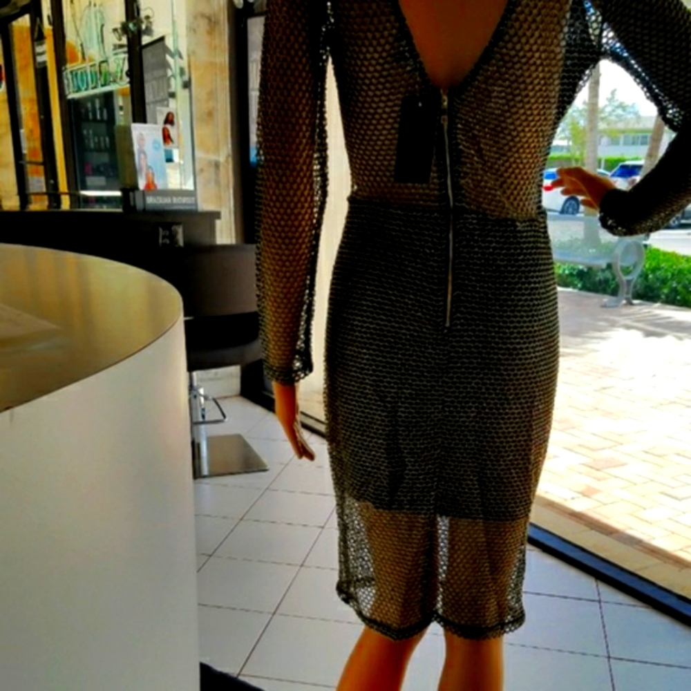 Aluring Metallic mesh overlay body con dress - Picture 7 of 8